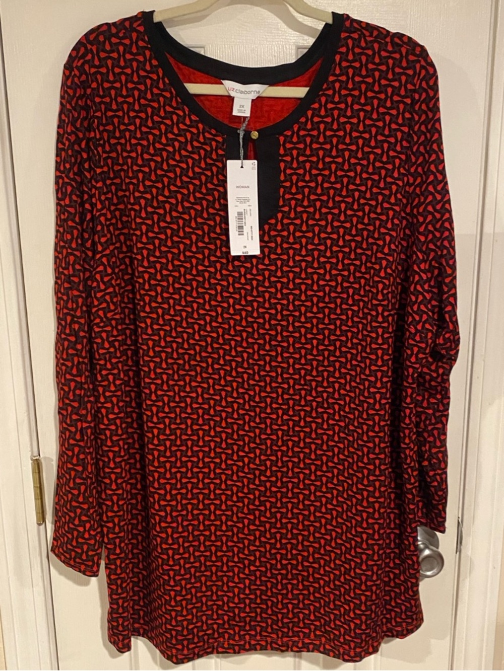 Liz Claiborne Red and Black Long Sleeve Patterned Top